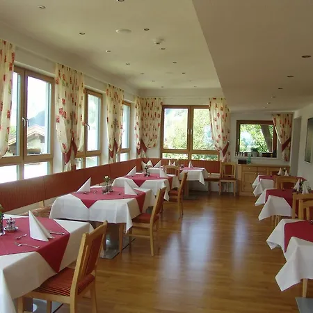 Gasthof Alpenrose Pensión Spiss