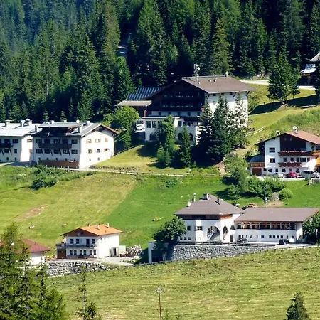 Pensión Gasthof Alpenrose Spiss