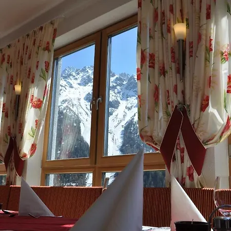 Gasthof Alpenrose Vendégház Spiss